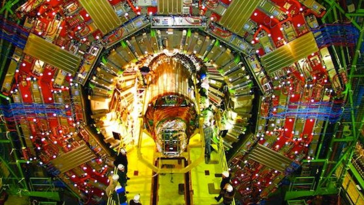 &quot;Este o zi monumentală pentru ştiinţă!&quot; Savanţii CERN sunt 99% siguri că au descoperit particula lui Dumnezeu