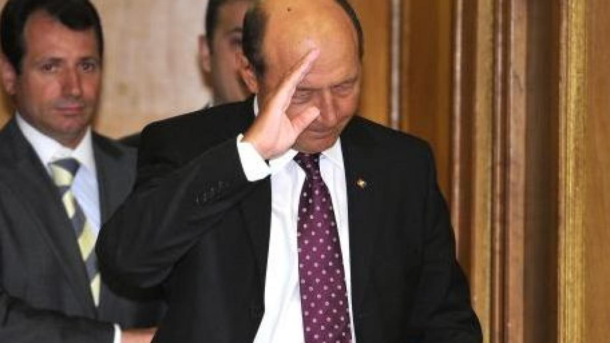 Oare de data aceasta o să-l mai ajute? Detaliul în care Băsescu îşi pune speranţa