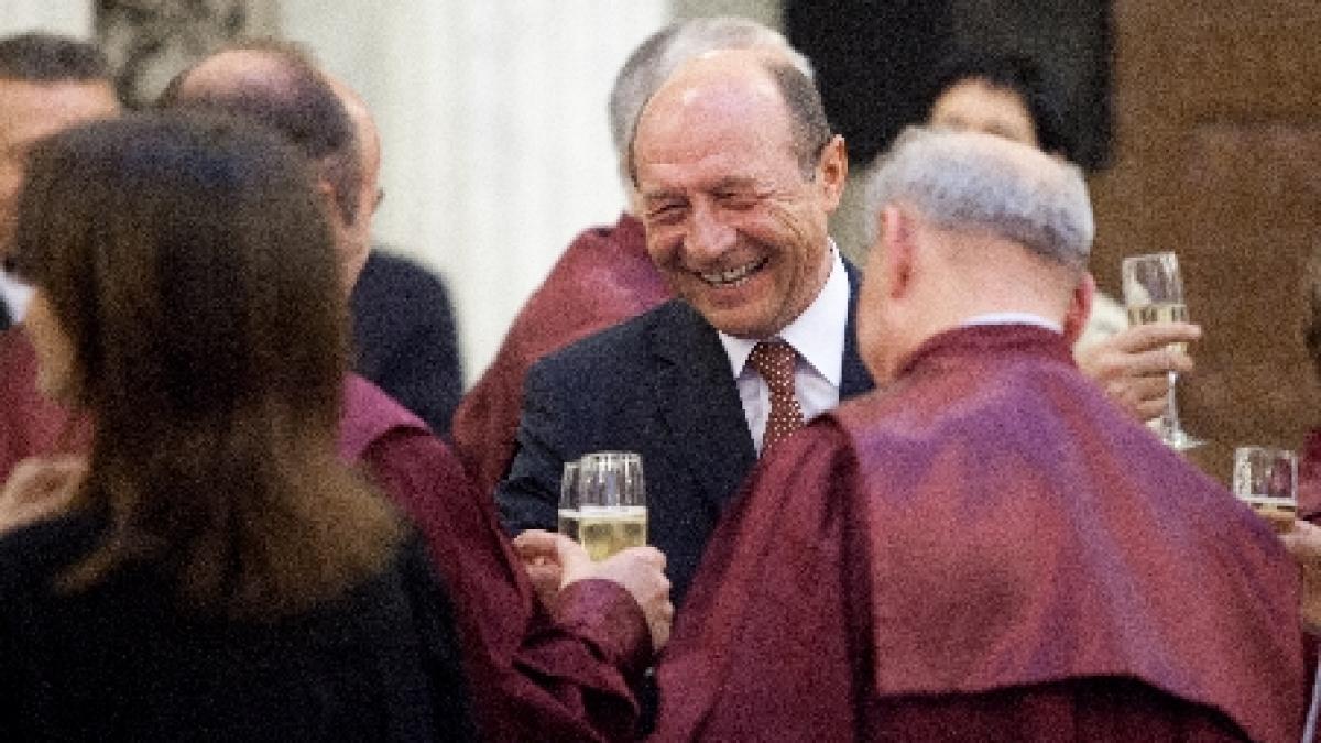 Băsescu a sesizat Curtea Constituţională. Care este motivul preşedintelui României