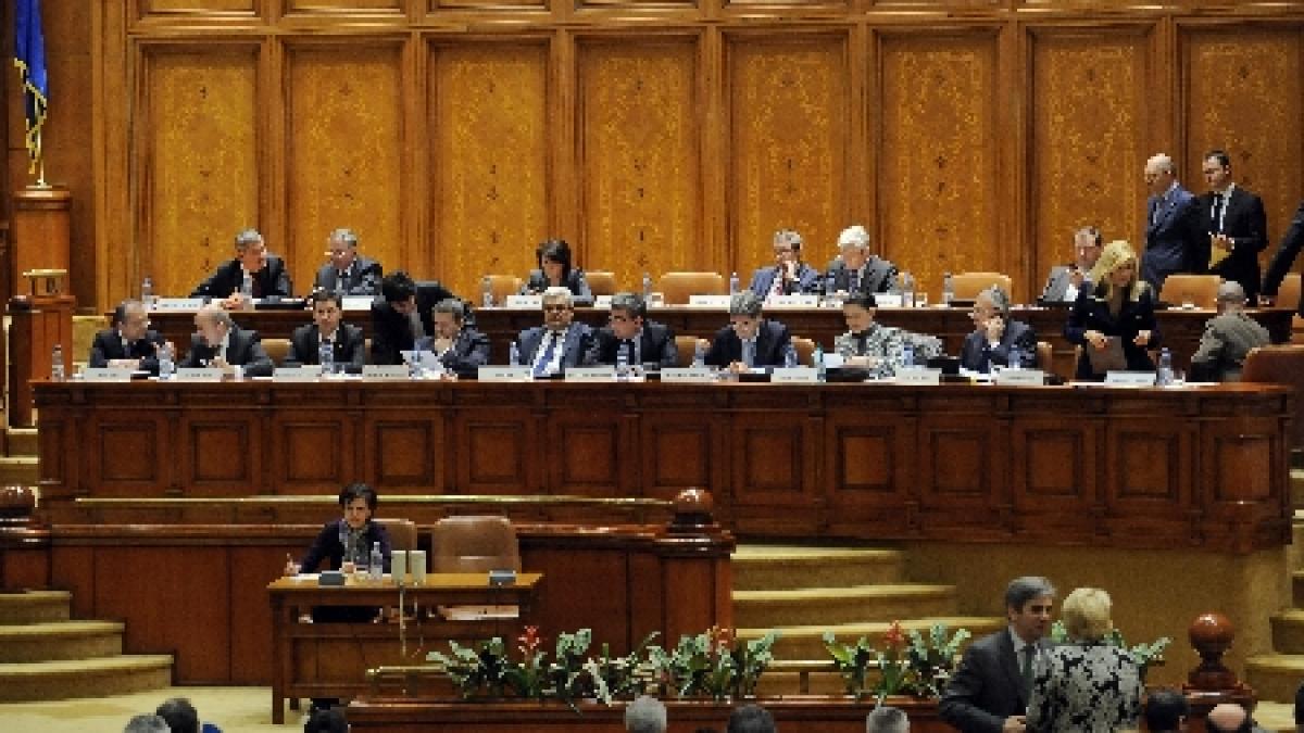 CC: Doar Parlamentul poate hotărî suspendarea preşedintelui. Vezi motivarea Curţii