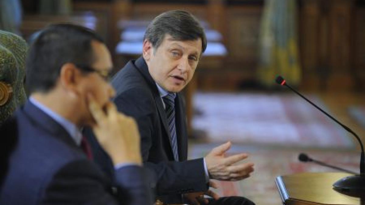 Băsescu: La momentele prin care trece ţara, nici Ponta, nici Antonescu nu o servesc mai bine ca mine