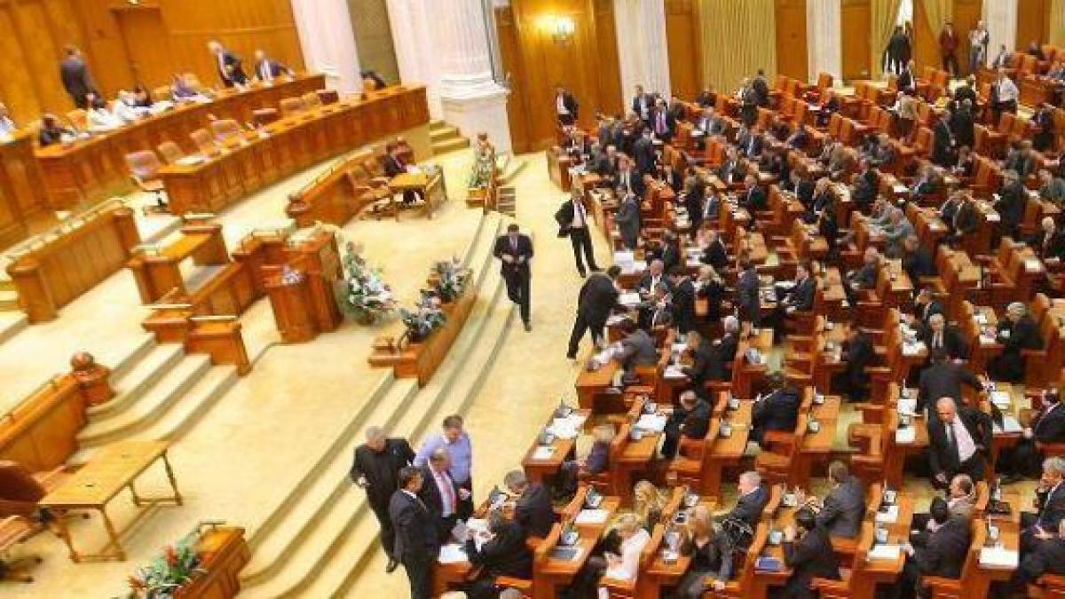 Sesiune extraordinară săptămâna viitoare în Parlament pentru legislaţia privind referendumul