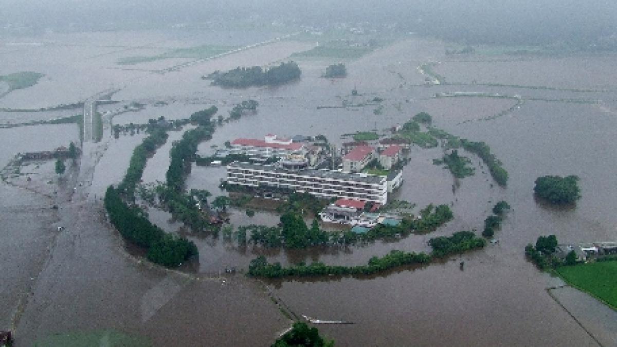 Japonia. Peste 5.000 de persoane sunt izolate în sud-vestul Japoniei, din cauza ploilor torenţiale