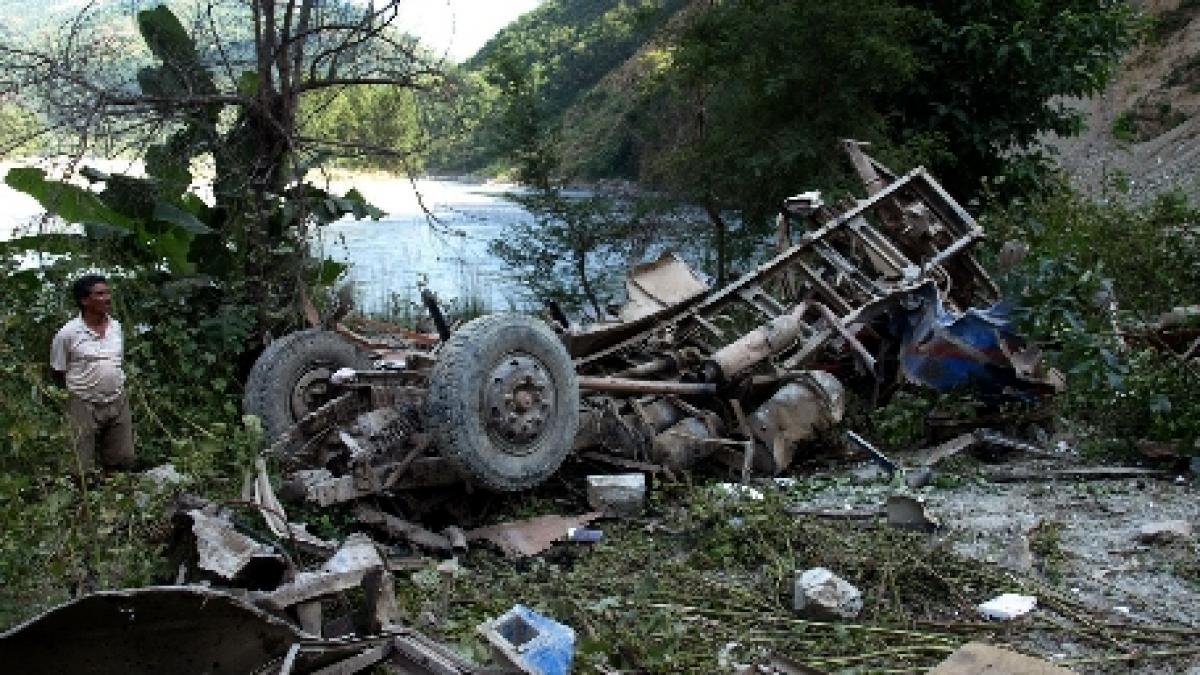 Nepal. Cel puţin 35 de persoane au murit într-un accident rutier