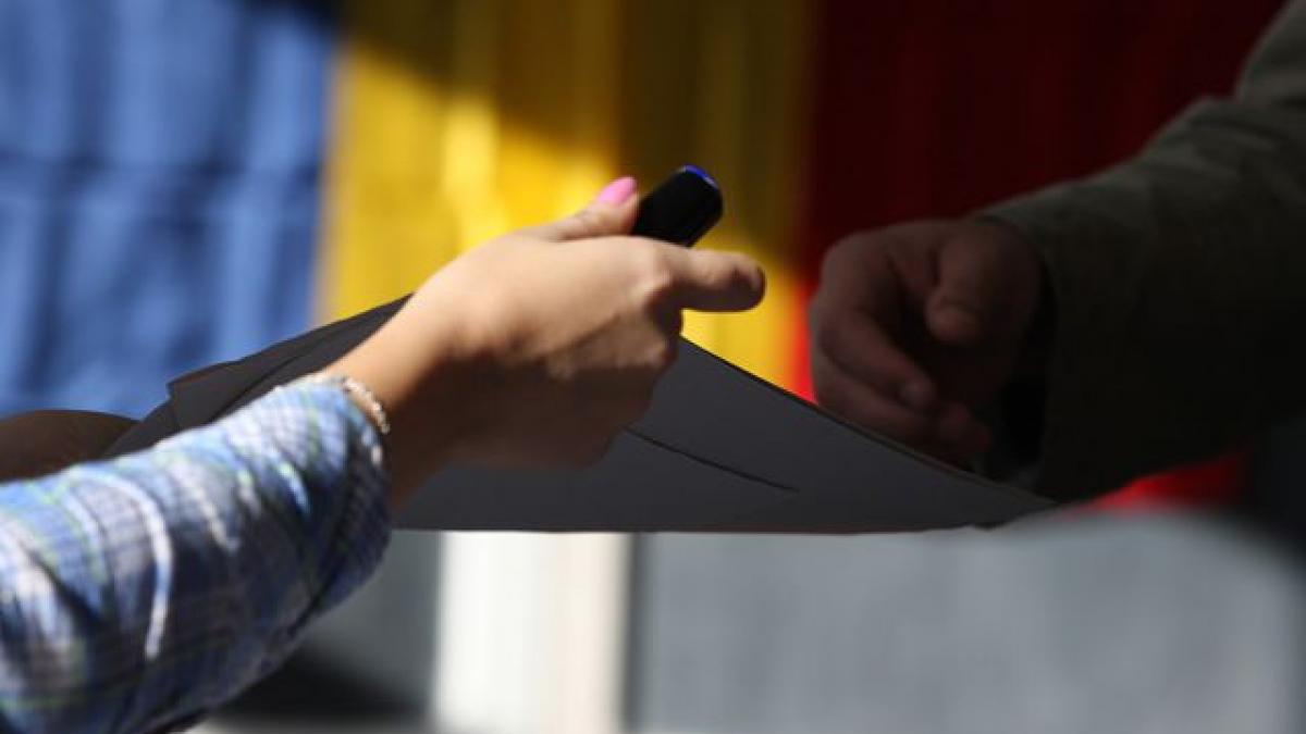 Promulgarea legii referendumului, în presa străină. Reuters: &quot;Sub presiune, puterea din România dă înapoi în privinţa referendumului&quot;