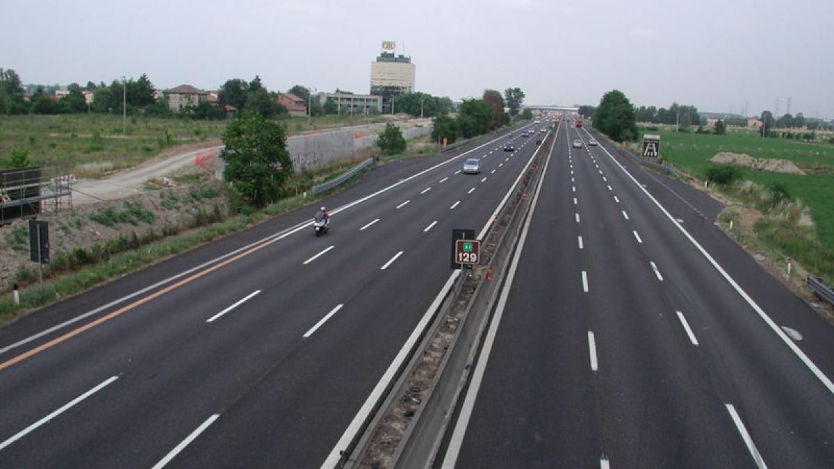 Ţineţi-vă bine. În trei zile ar trebui inaugurate DOUĂ autostrăzi în România. În ce stadiu sunt lucrările