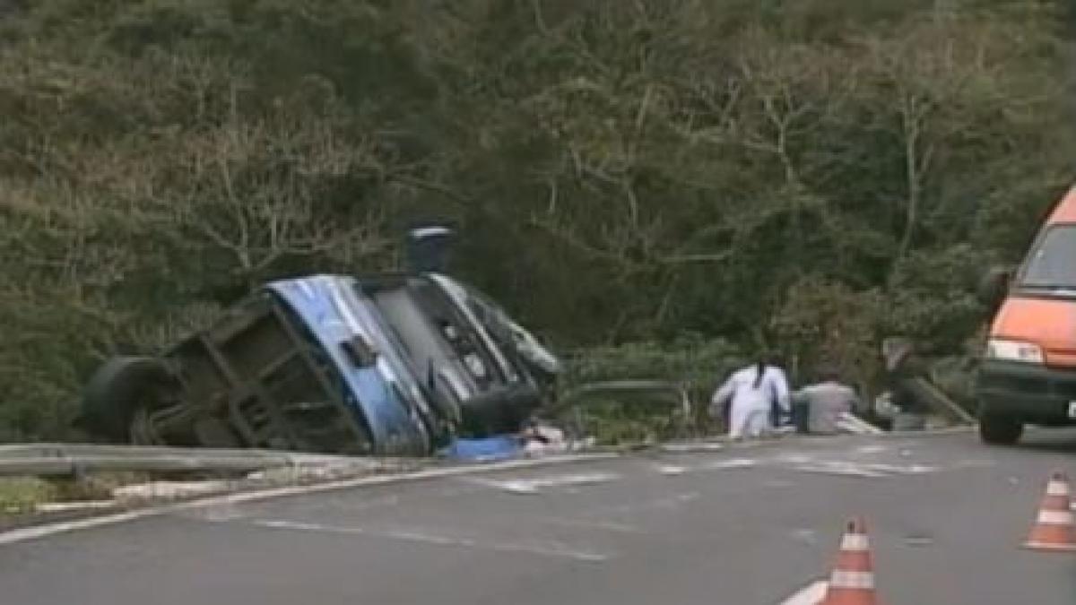 Tragedie în Brazilia. 10 persoane au murit şi alte 23 au fost rănite după ce un autocar s-a prăbuşit într-o prăpastie