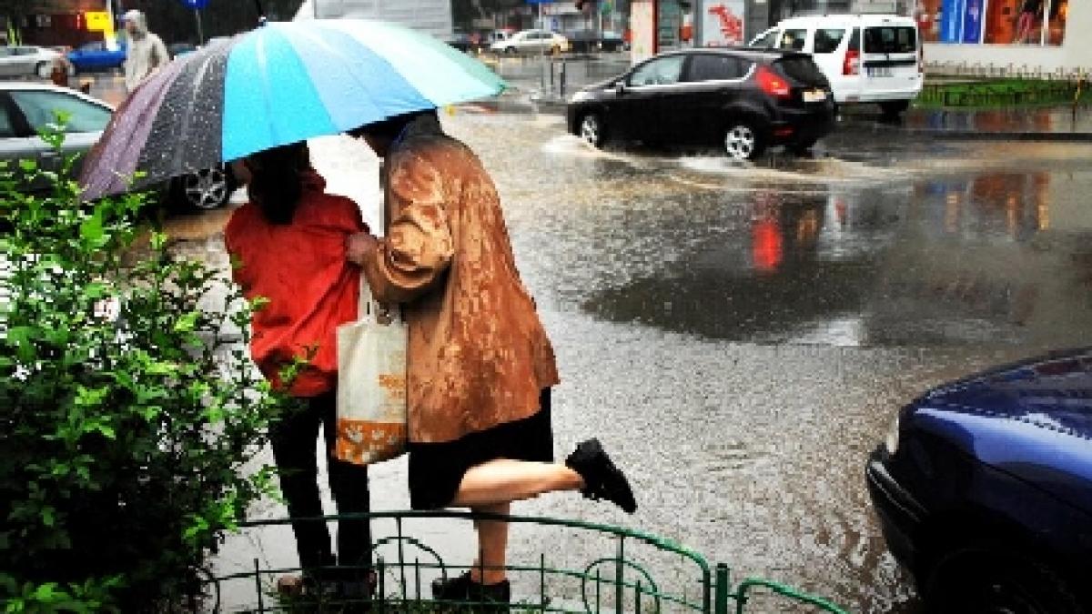 Vreme schimbătoare până la sfârşitul lunii. Vezi prognoza meteo