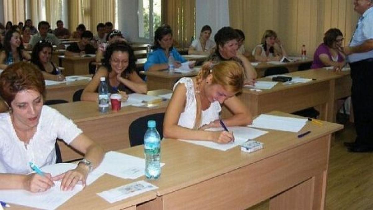 A venit vremea &quot;Bacalaureat-ului&quot; profesorilor. Ce rezultate vor avea dascălii la examenul de definitivat?