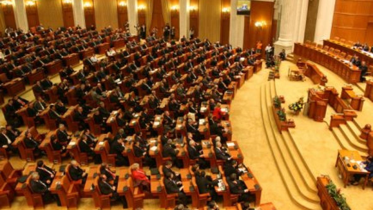 Astăzi este ziua când s-ar putea schimba soarta votului din 29 iulie. Şedinţă extraordinară în Parlament, la ora 10:00, LIVE pe www.antena3.ro