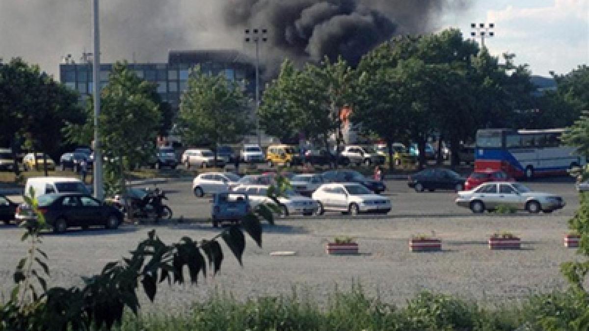 Atacul din Bulgaria face parte din campania teroristă lansată de Iran. Aeroportul, redeschis la 48 de ore de la atentat