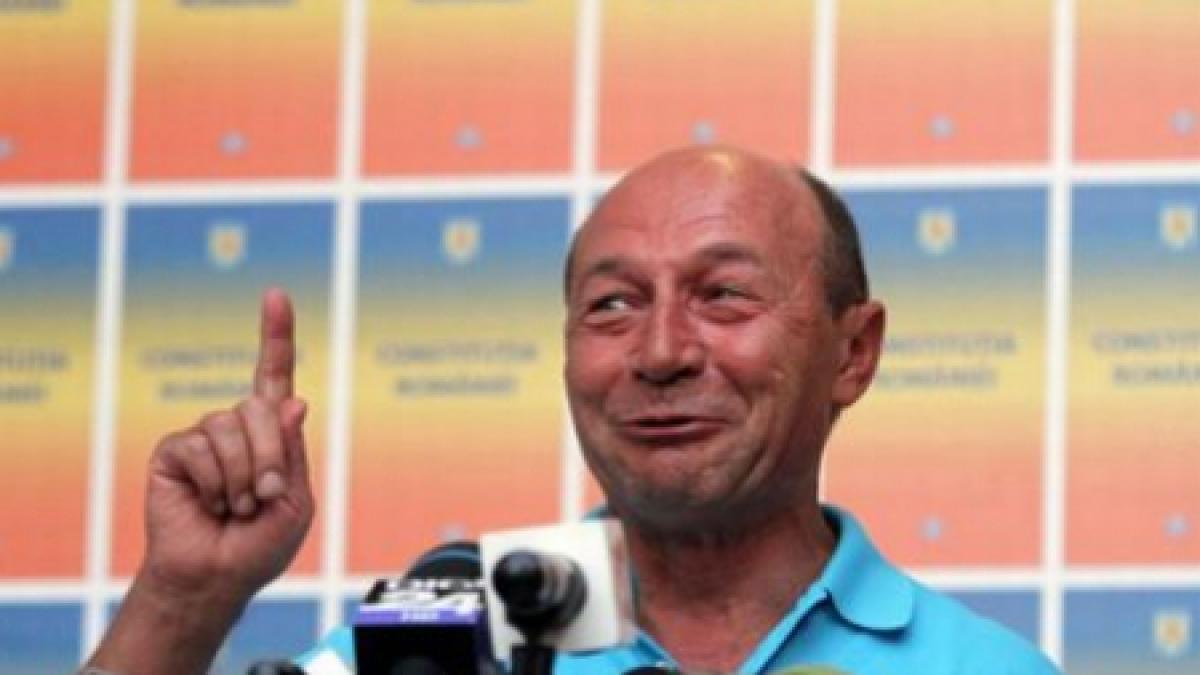 Băsescu: Nu aprob ţinutele Elenei Udrea, dar a avut cea mai bună absorbţie a fondurilor UE. Boc a fost copleşit de criză