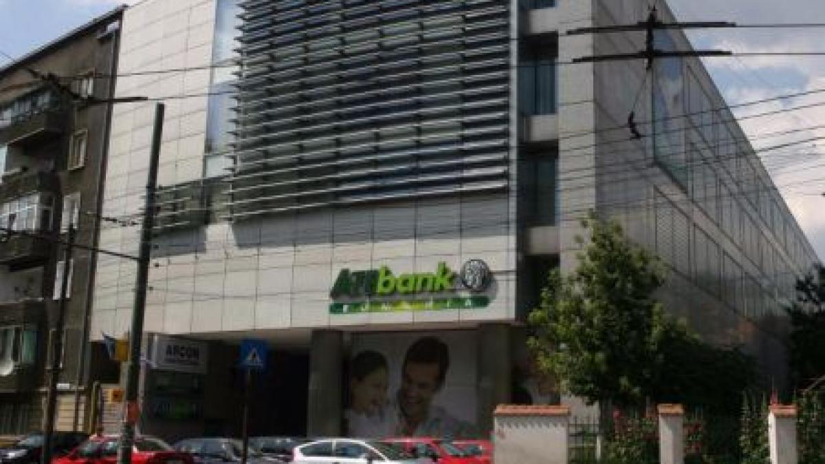 Banca elenă Piraeus a preluat ATEbank, inclusiv sucursala din România