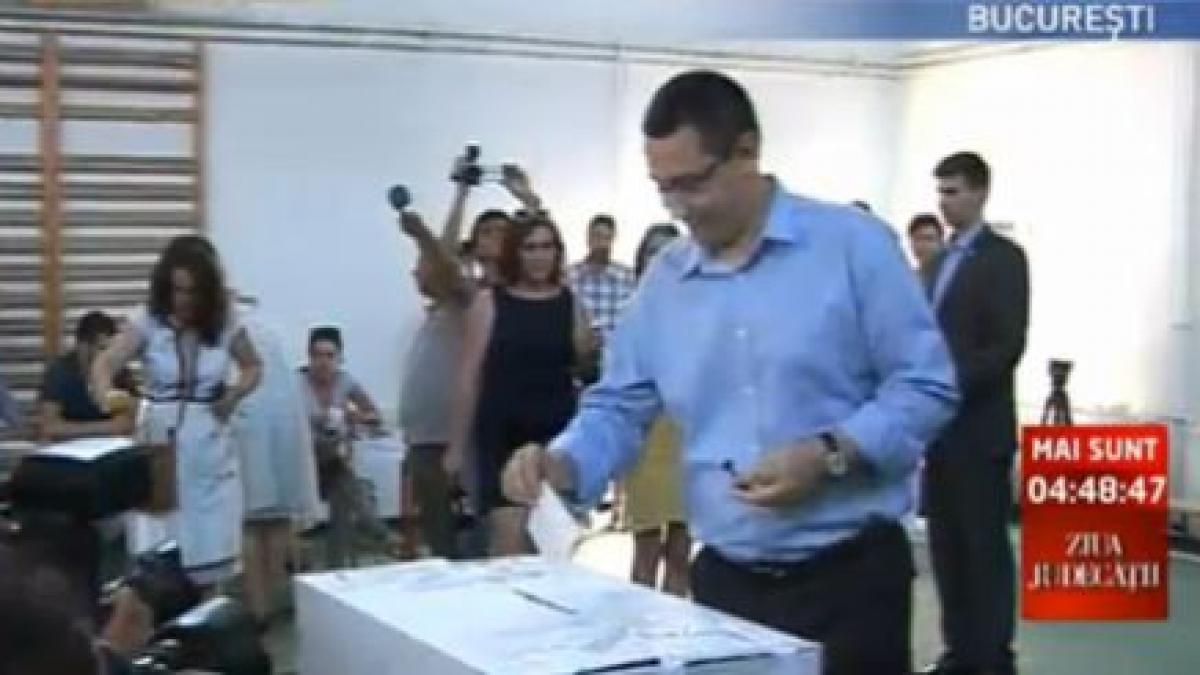 Ponta: Referendumul se desfăşoară corect, ţipetele privind frauda sunt şmecherii de campanie