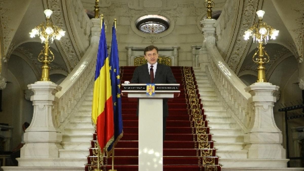 Ce a răspuns Antonescu întrebat dacă va demisiona în cazul în cazul în care referendumul se invalidează