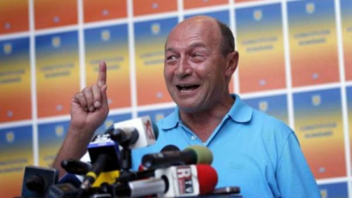 Băsescu, şefului de la Evidenţa Populaţiei: Aţi minţit. Nu ştiu dacă-i bine, domnule chestor! Mă tem că eu v-am făcut chestor