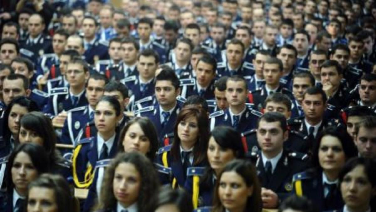 MApN: În 2011-2012 au fost 835 de cazuri de avansări în grad care nu îndeplinesc condiţiile legale