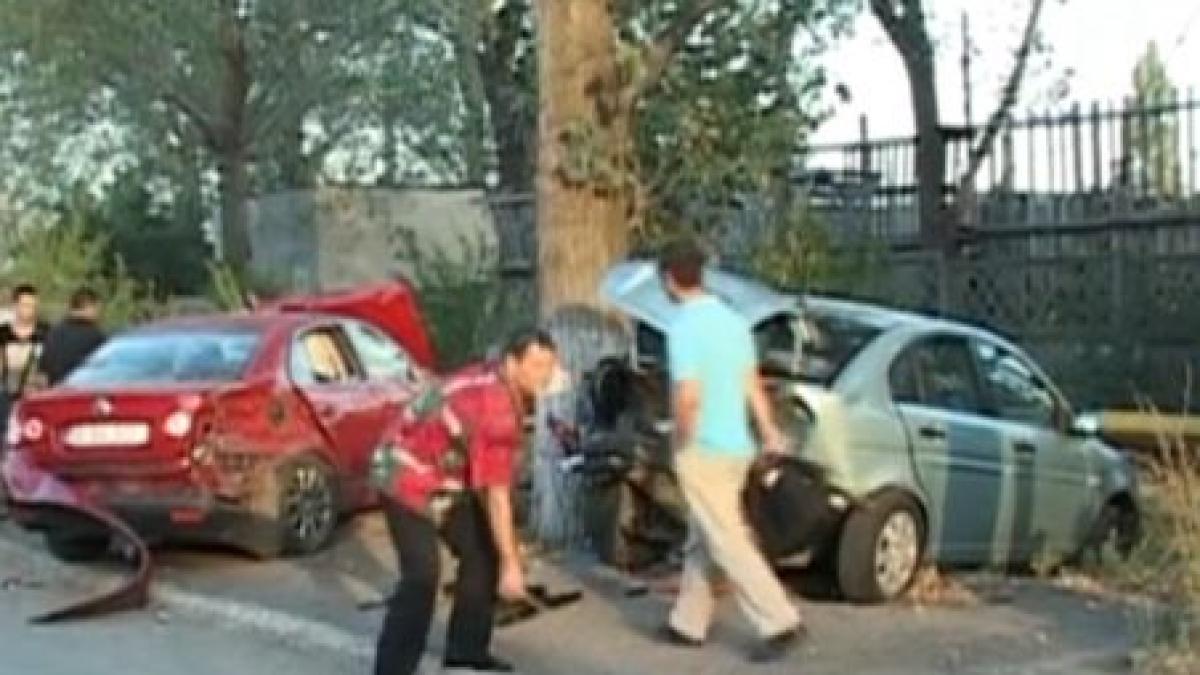 Un şofer a făcut ravagii pe o stradă din Ploieşti. Cum a reuşit să avarieze 5 maşini