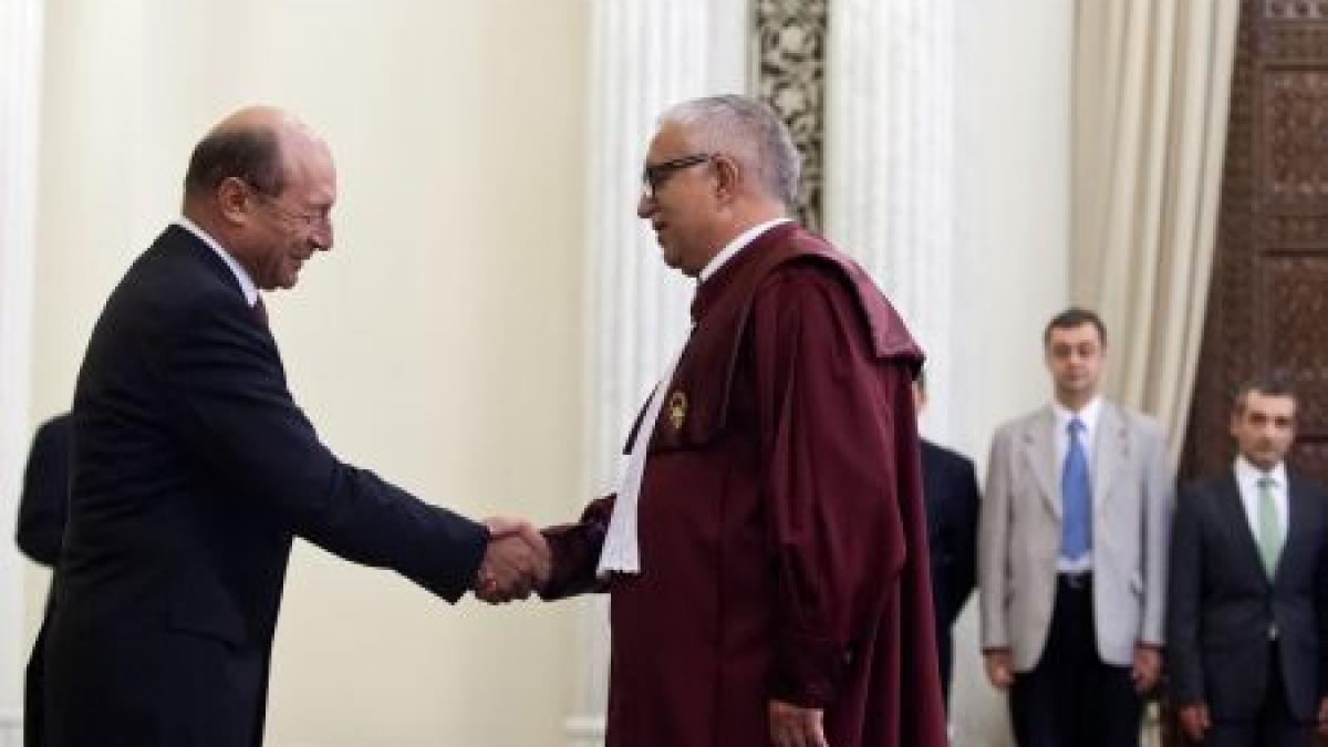 Omul lui Băsescu pune UE pe capul României. Şeful CCR a sesizat Comisia de la Veneţia 