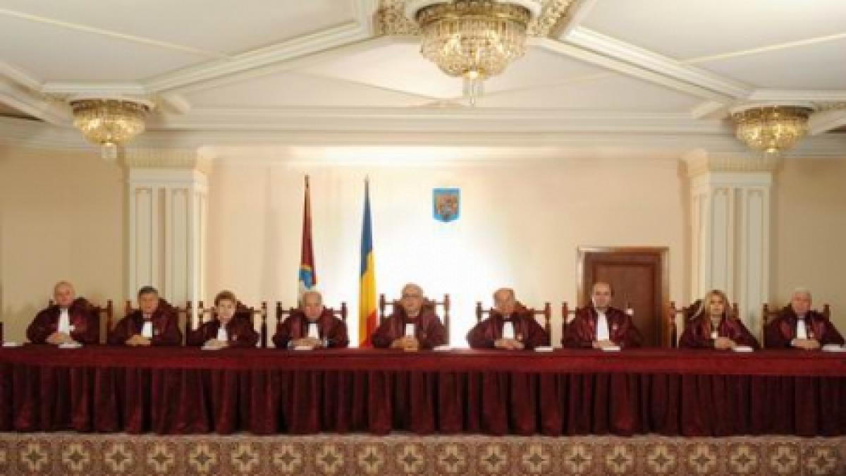 Judecătorii CCR devansează pentru 21 august termenul pentru ca Guvernul să trimită listele electorale. Decizia, luată la cererea lui Băsescu