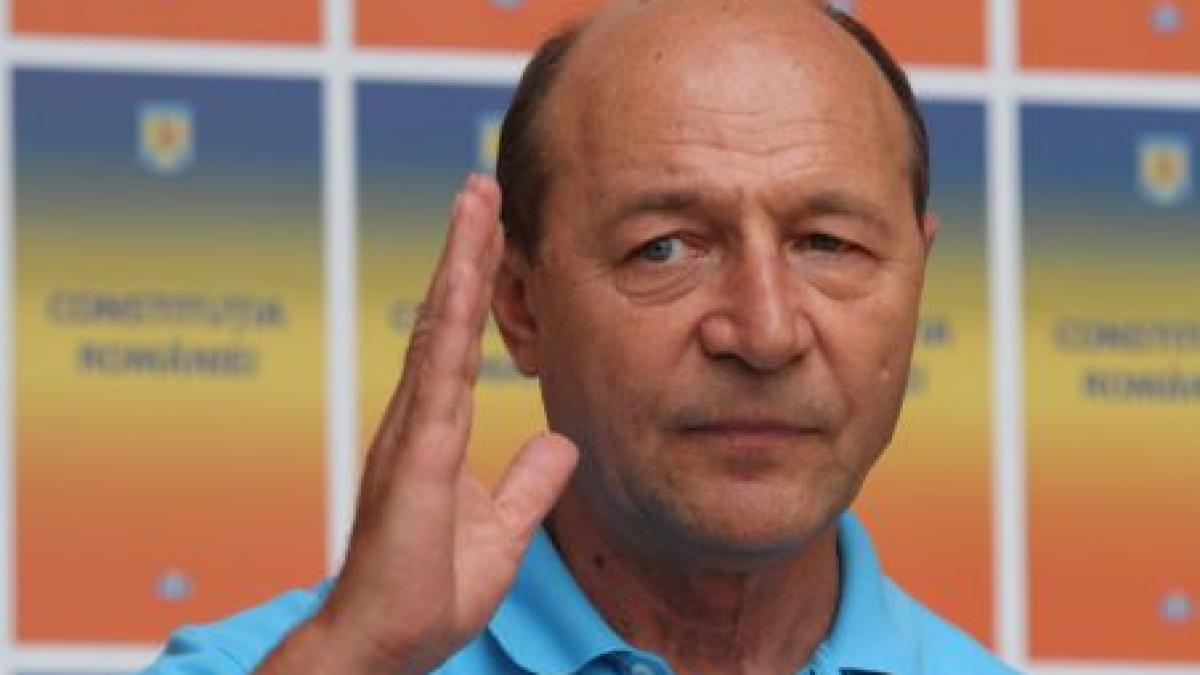 Băsescu: Scoaterea de pe liste a românilor din străinătate şi a celor cu acte de identitate expirate este ilegală