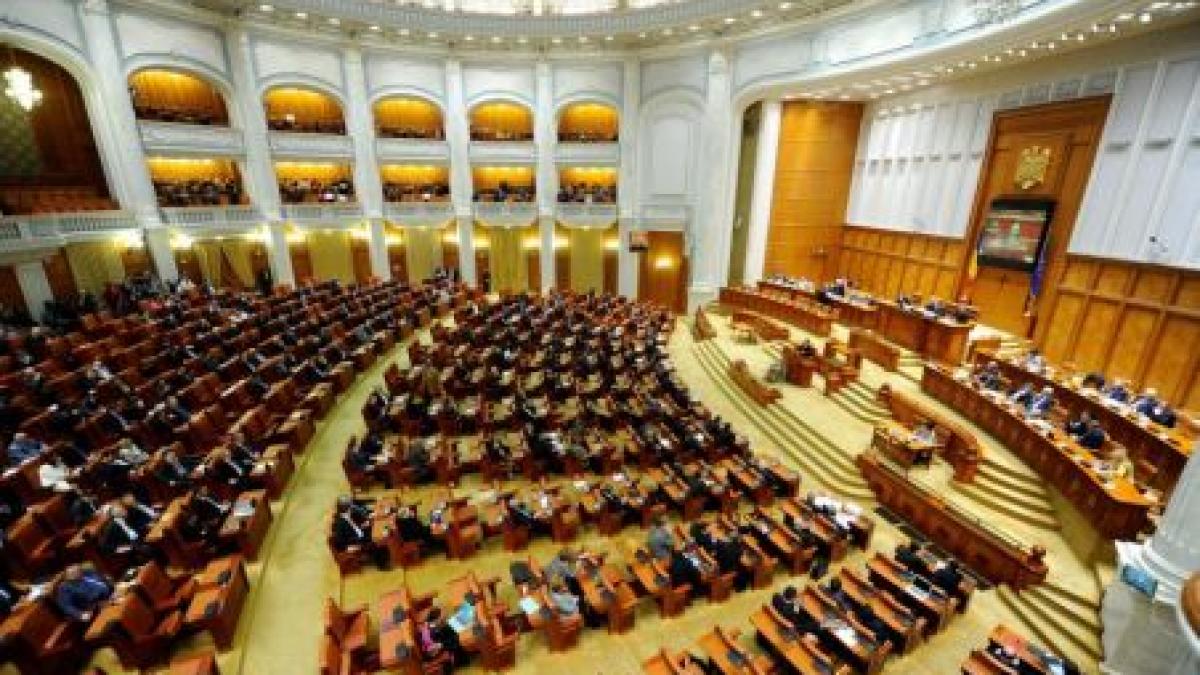 Parlamentul ar putea lua act de decizia CCR vineri, într-o sesiune extraordinară 