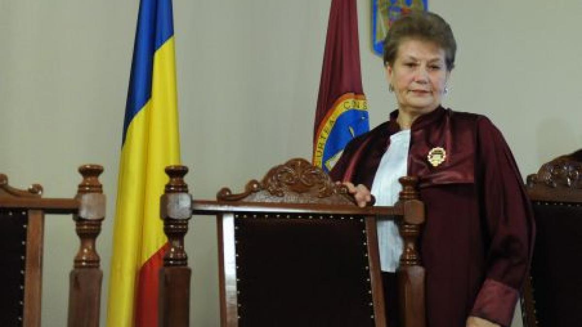 Aspazia Cojocaru şi Nicolae Ceauşescu. Vezi articolul care demonstrează că judecătoarea este aceeaşi din vremea dictatorului