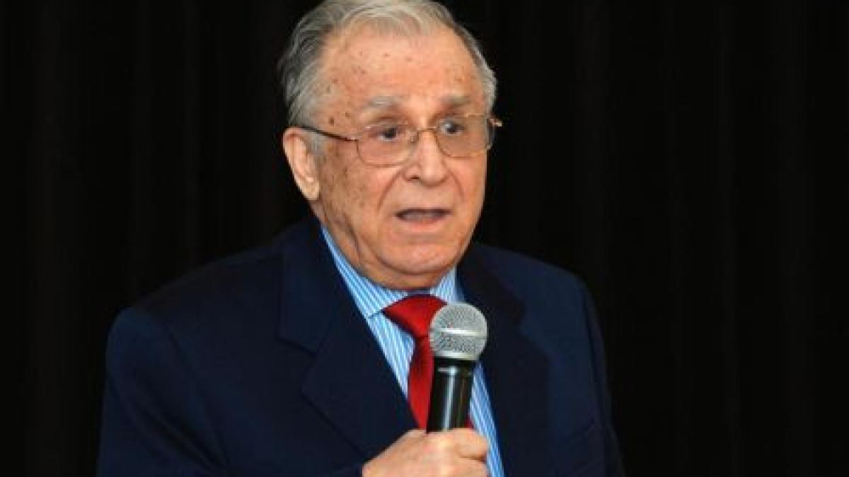 Iliescu: Parlamentul să corecteze decizia privind referendumul. CC a apelat la un artificiu nefiresc