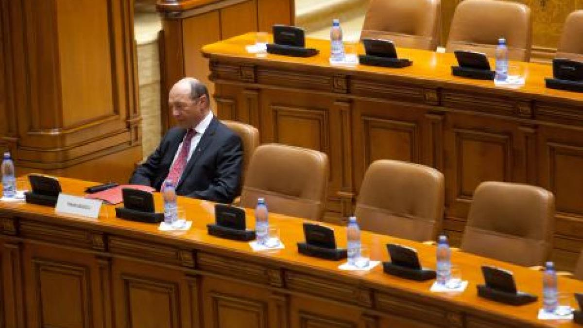 La mâna Parlamentului. Vezi propunerile lui Ioan Ghişe pentru a bloca revenirea lui Băsescu la Cotroceni