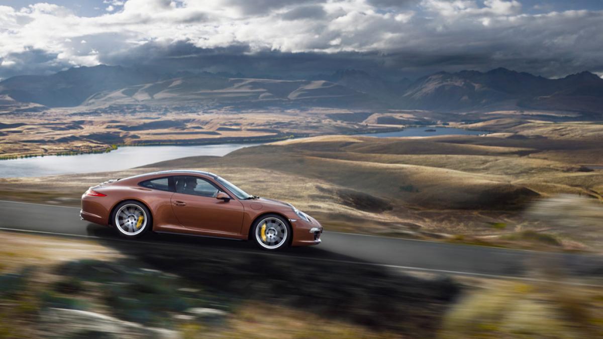 Noile Porsche 911 Carrera 4 şi Carrera 4S au fost dezvăluite şi vor fi prezentate la Paris