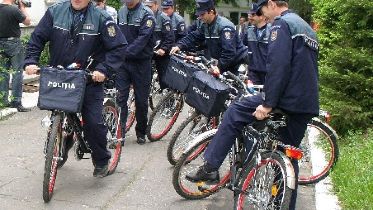 Poliţiştii vasluieni se vor lansa în urmăriri pe... biciclete. Şeful IPJ Vaslui: „Prea ne-am învăţat cu fundul în maşină“