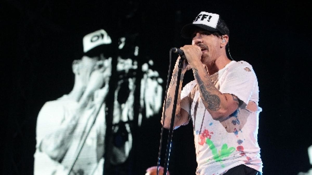 Peste 45.000 de fani la concertul Red Hot Chilli Peppers