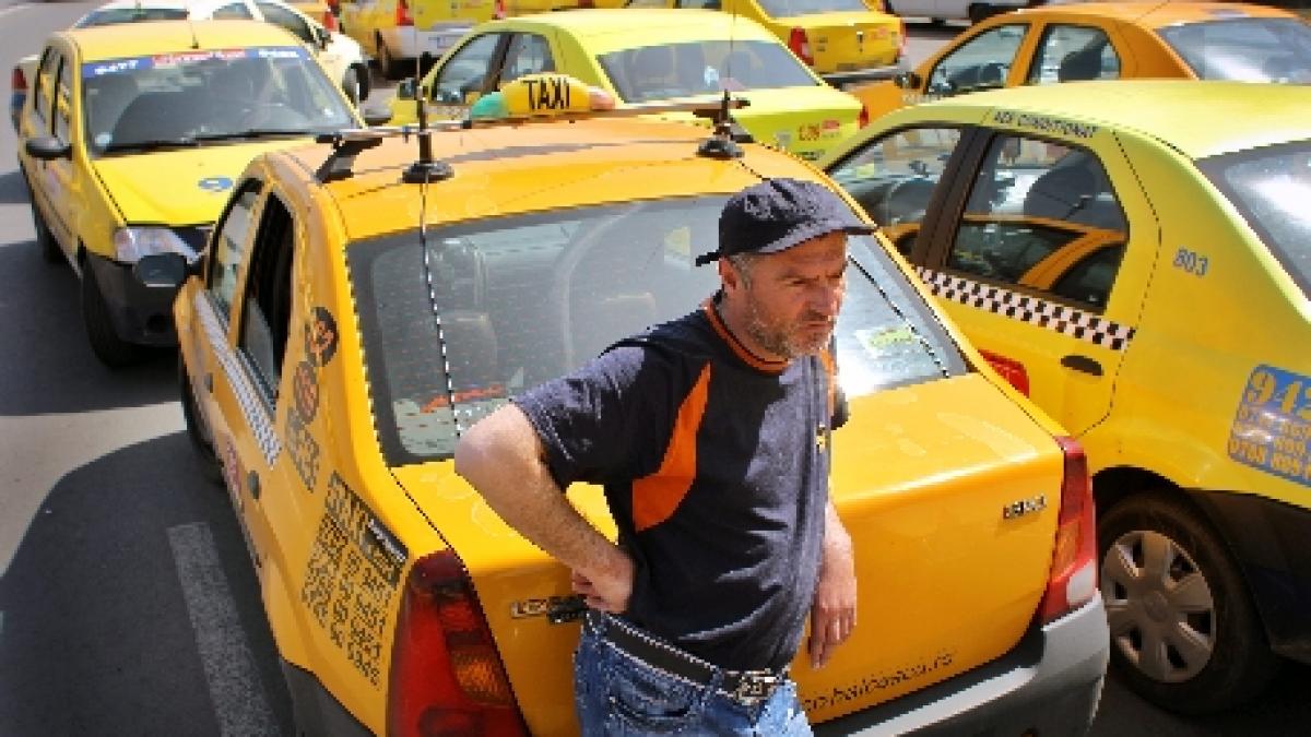 Peste 70 de taximetrişti au fost sancţionaţi în urma controalelor efectuate de Poliţie în weekend