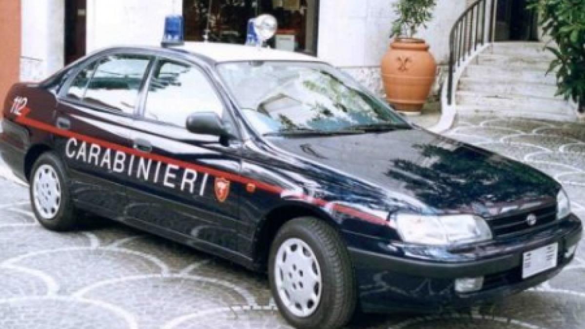 Un român şi-a sechestrat concubina şi fiica, în Italia. Bărbatul ameninţa că se va sinucide dacă va fi părăsit