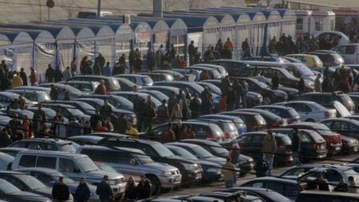 Românii preferă maşinile second-hand. Autoturismele vechi se înmulţesc într-un ritm spectaculos