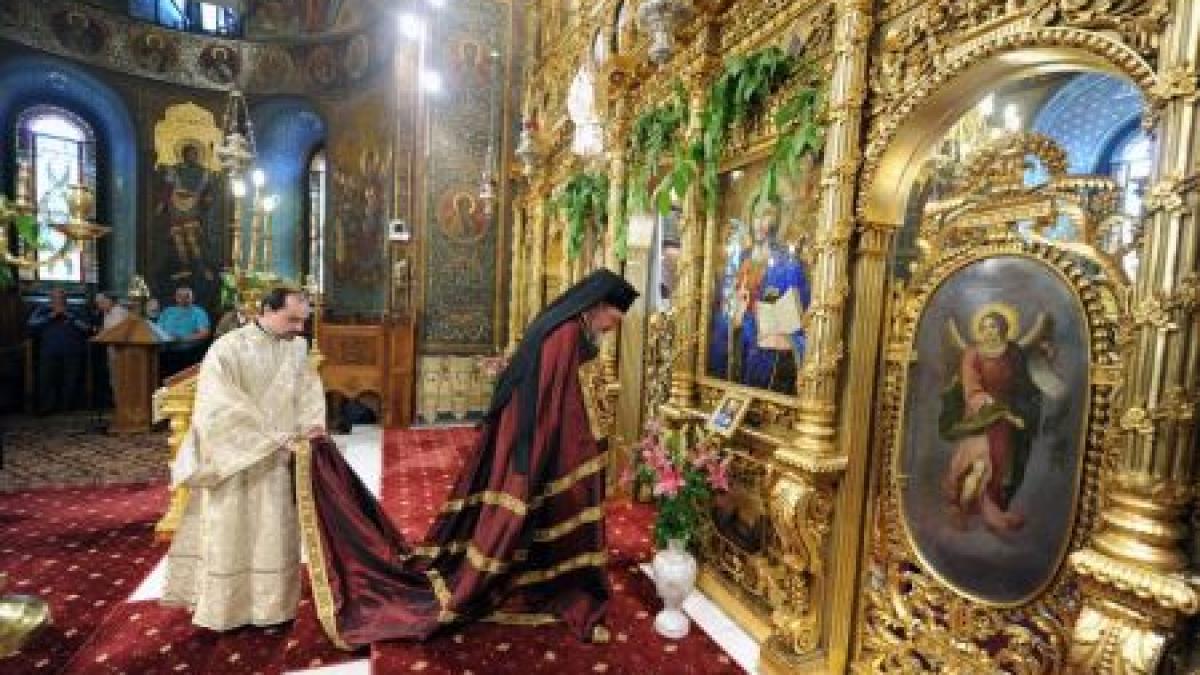 Când credinţa se măsoară în bani. Ce avere impresionantă are Biserica Ortodoxă Română