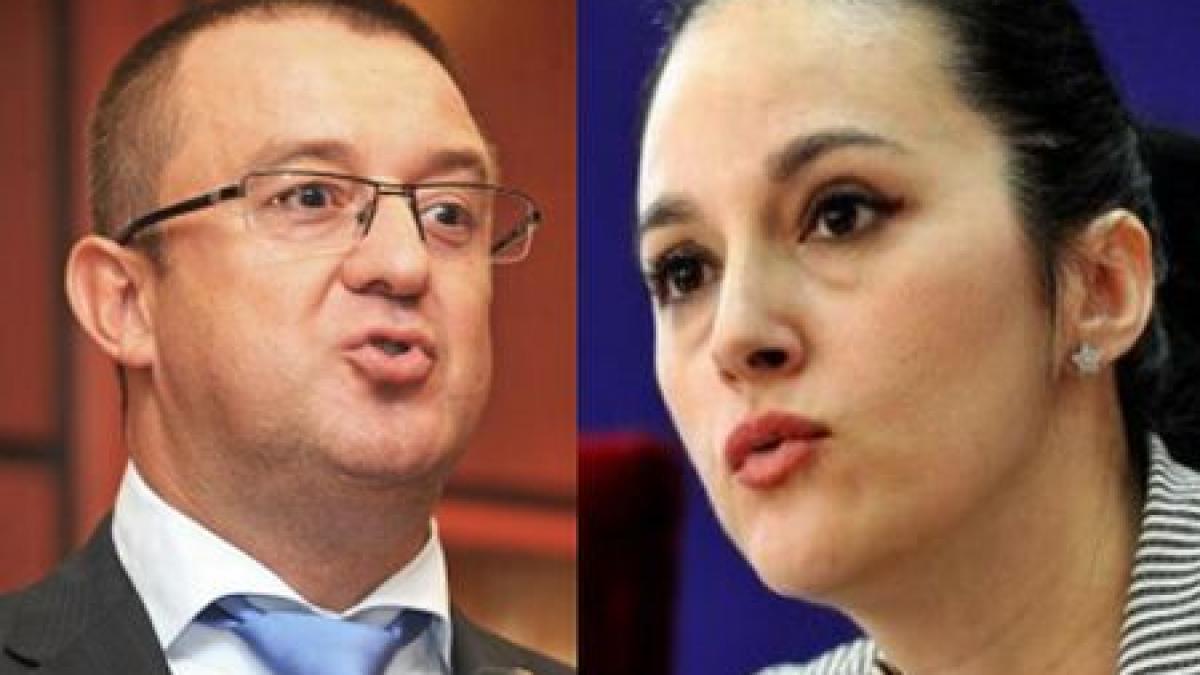 DEZVĂLUIRI din dosarul lui Blejnar. Cum negocia Alina Bica funcţiile din ANAF direct cu şeful instituţiei. Ascultă interceptările