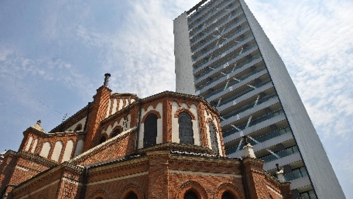 Tribunalul Dâmboviţa a decis demolarea Cathedral Plaza