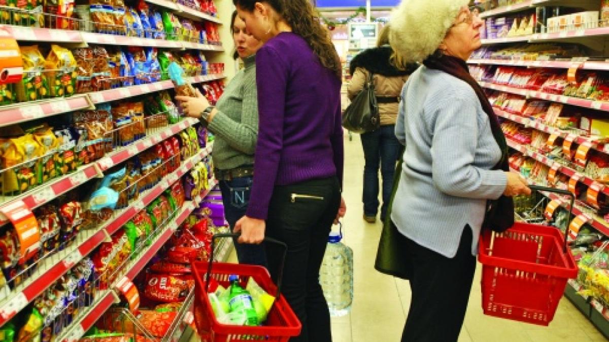 Alimentaţia românilor, sub lupă. Au redus cheltuielile la MÂNCARE, dar nu renunţă deloc la.....