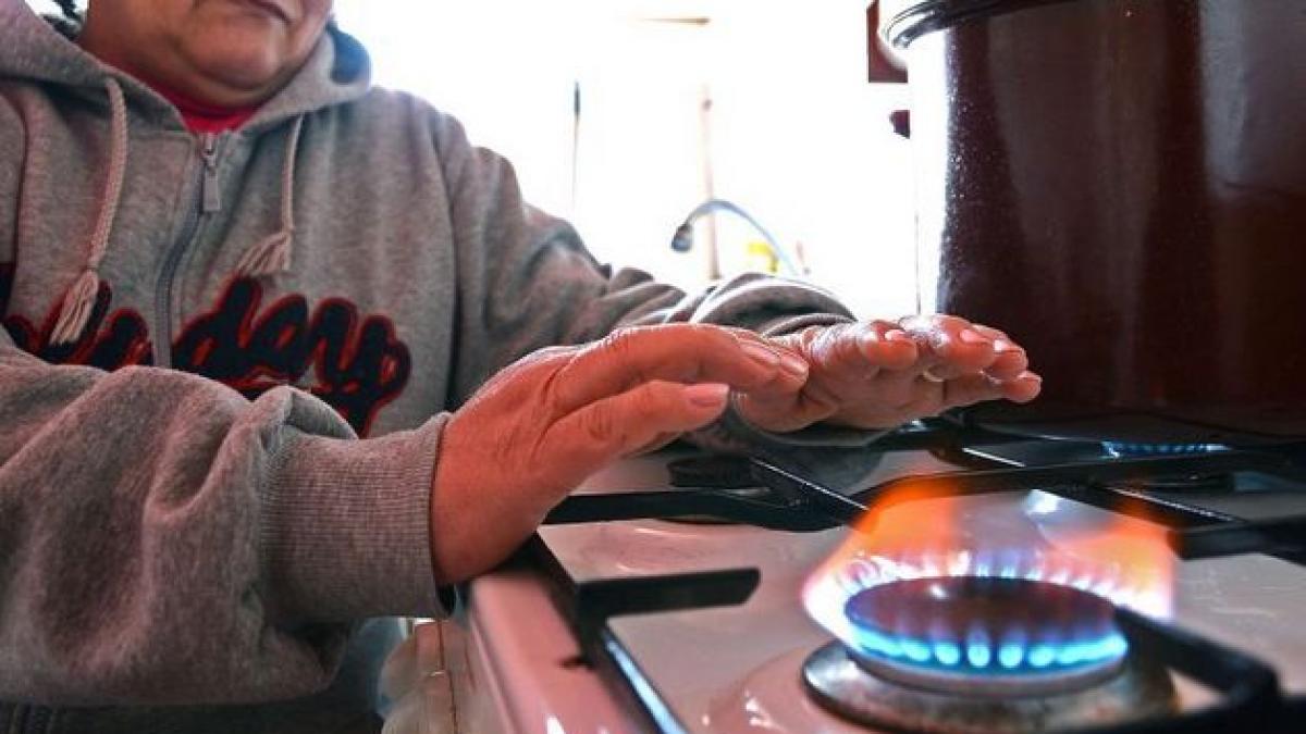 Oamenii mulţumesc cerului pentru zilele calde de toamnă. Sute de mii de români, disperaţi din cauza scumpirii preţului gazelor