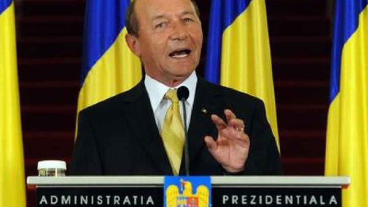 Traian Băsescu: România nu poate funcţiona cu preşedinte independent de Guvern şi Guvern independent de preşedinte