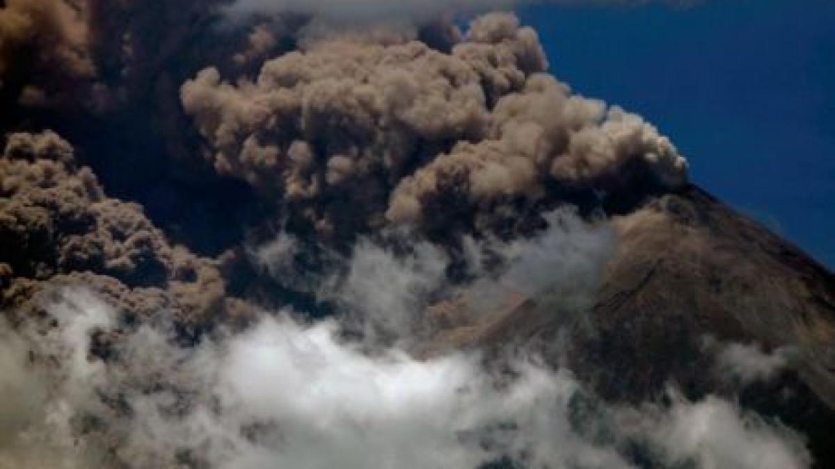 Vulcanul de Foc erupe în Guatemala. Cel puţin 33.000 de persoane sunt evacuate