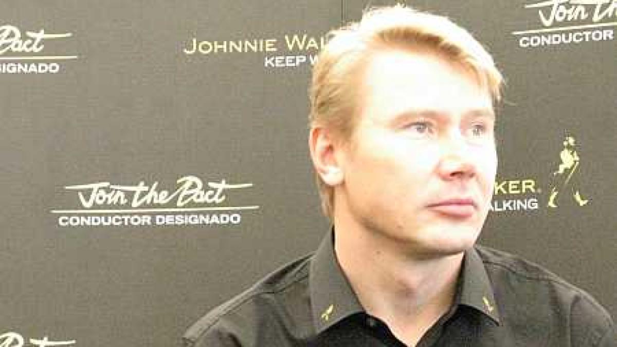 Johnnie Walker prelungeşte colaborarea cu Mika Hakkinen ca ambasador pentru promovarea consumului responsabil de alcool