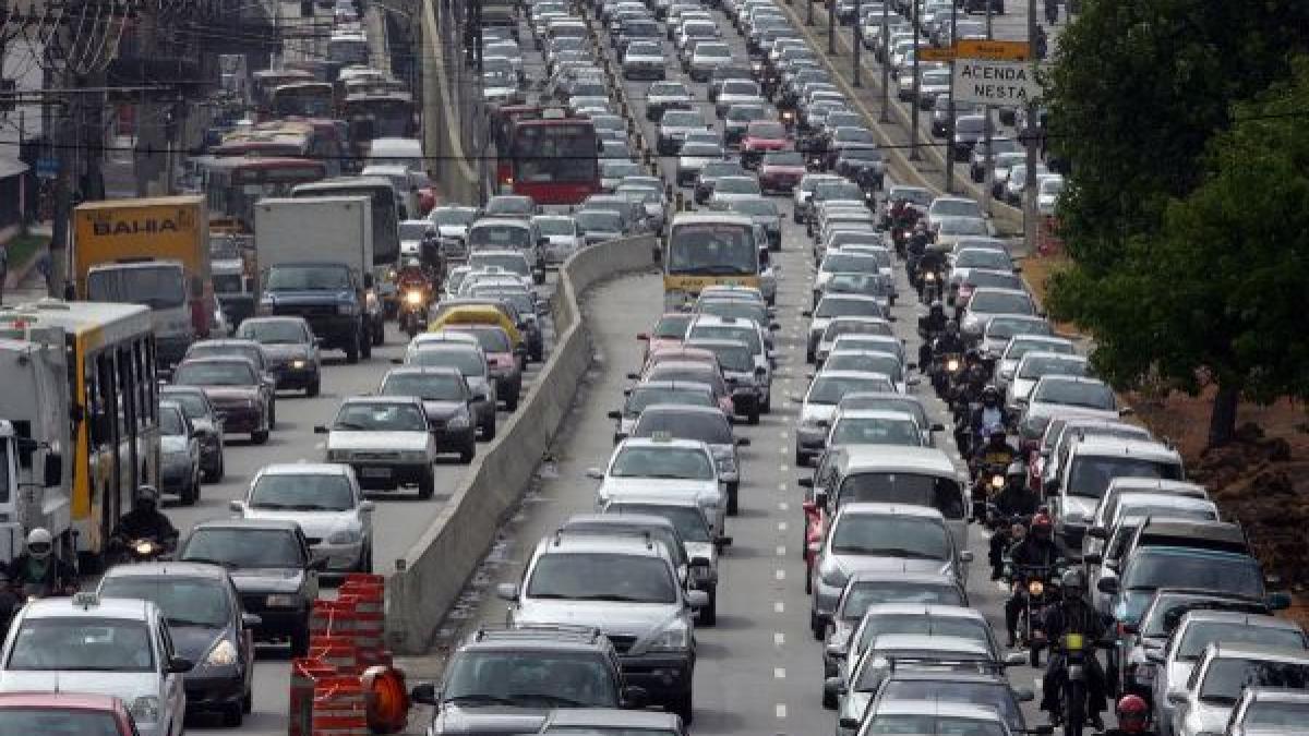 Sao Paolo, un oraş cu blocaje în trafic de 180 de kilometri