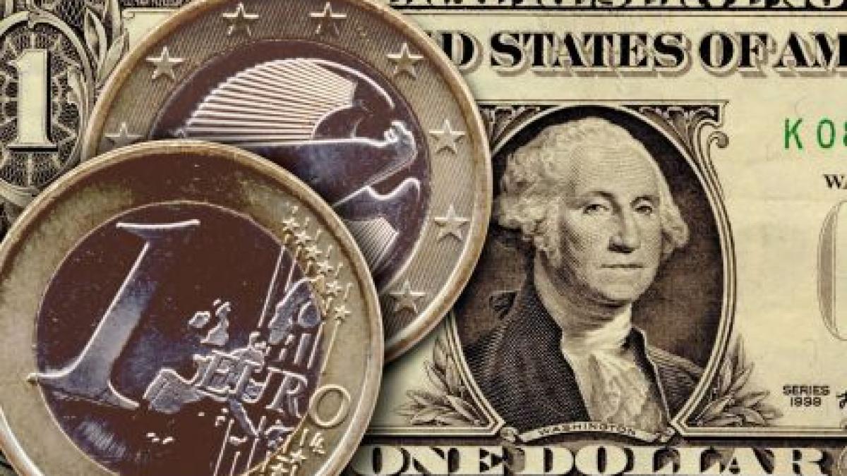 Leul creşte faţă de euro, dar scade în raport cu dolarul. Vezi cursul BNR