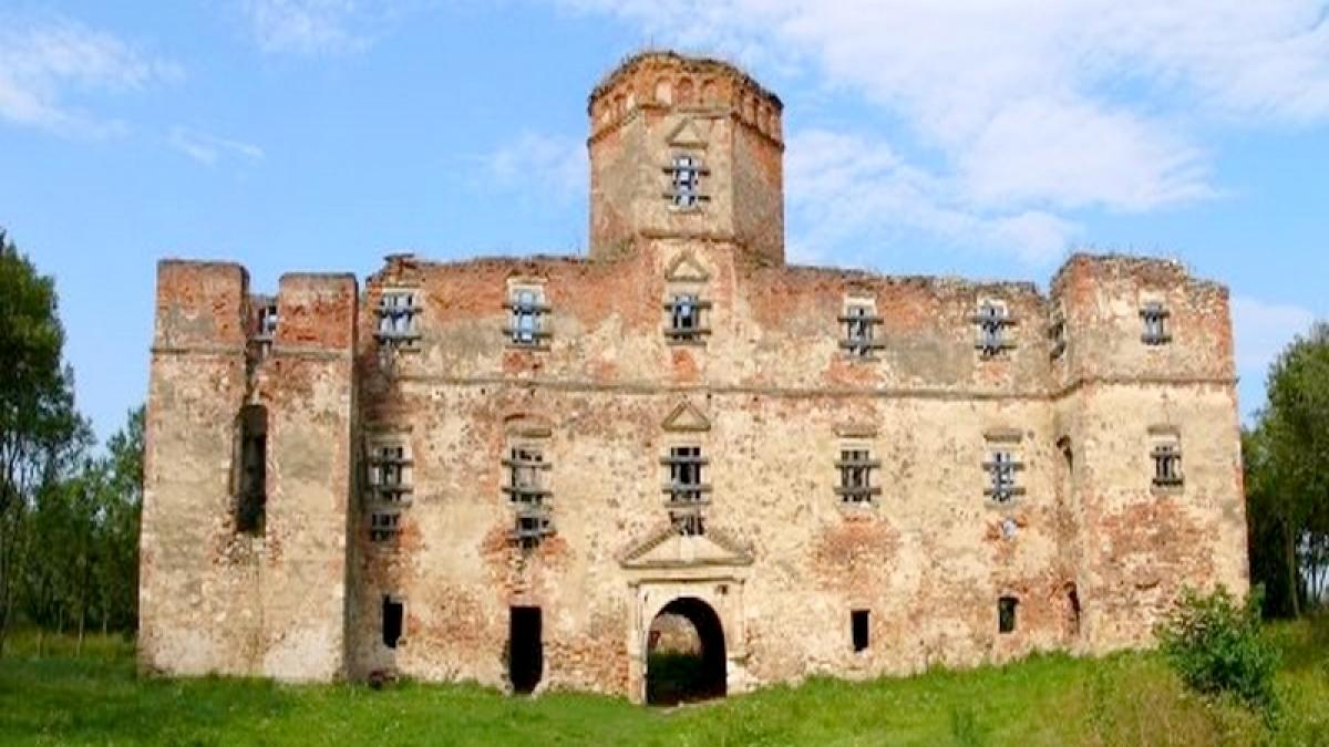 Castelul Lonyai, bijuteria renascentistă din Transilvania, uitată în paragină