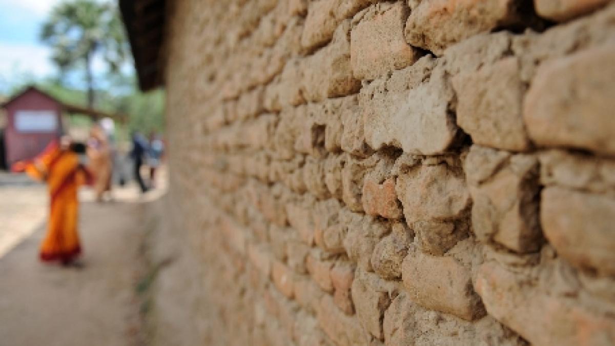 Bangladesh. Mii de musulmani au incendiat temple budiste, într-un val rar de violenţe 