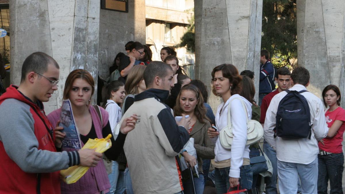 Efectele Bacalaureatului dezastru se văd astăzi, 1 octombrie. Câţi studenţi mai încep primul an de facultate 