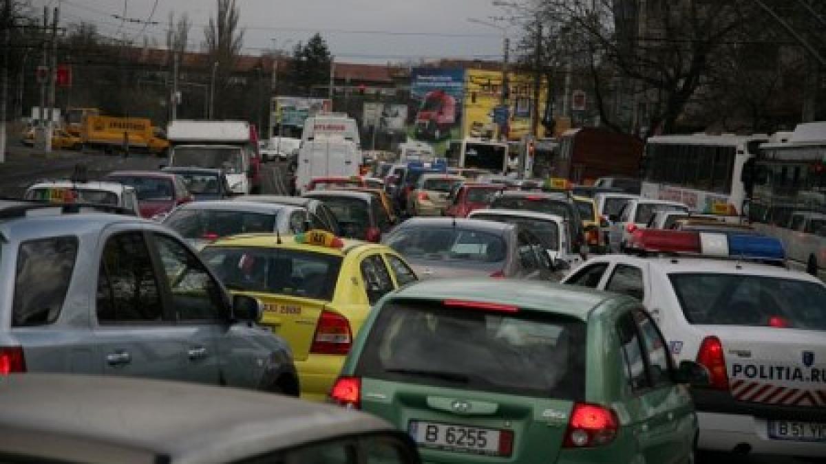 Efectele nedorite care vor schimba planurile şoferilor din România. Ce se va întâmpla cu taxa auto din 2013