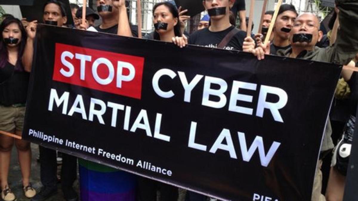 Puşcărie pentru comentarii postate pe Internet. Filipinezii protestează faţă de noua lege a criminalităţii cibernetice